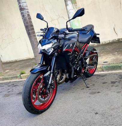 KAWASAKI Z900 KAWASAKI Z900